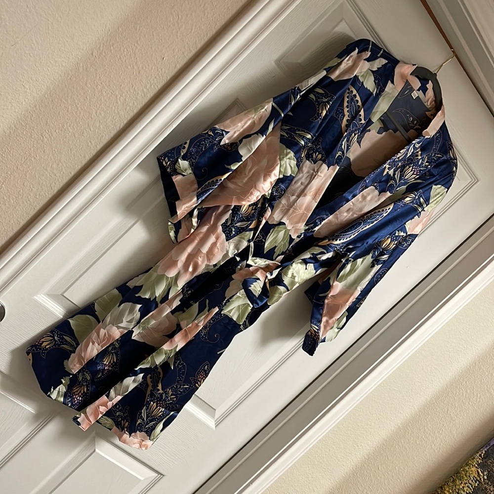 NWOT Silk floral kimono